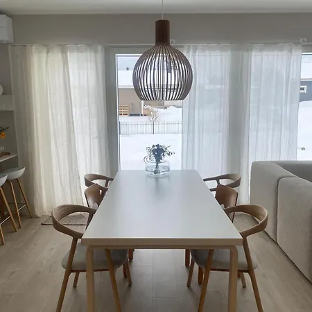 Villa Finnish Design With Outdoor Jacuzzi Rovaniemi