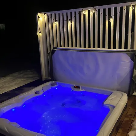 Villa Finnish Design With Outdoor Jacuzzi Rovaniemi