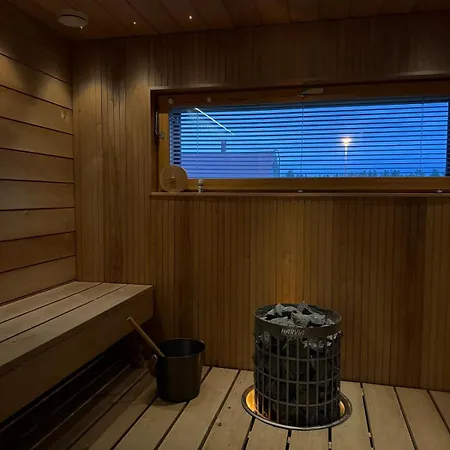Finnish Design With Outdoor Jacuzzi * Rovaniemi