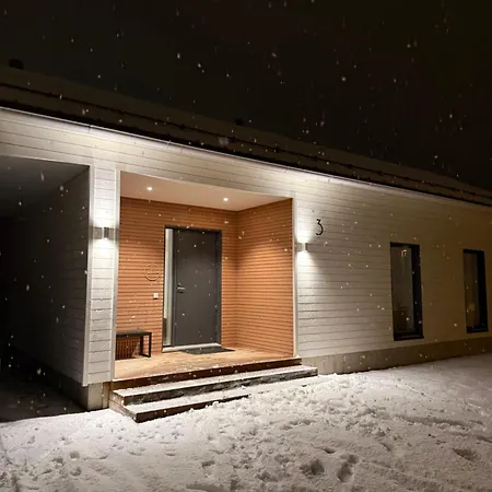 Finnish Design With Outdoor Jacuzzi Villa Rovaniemi